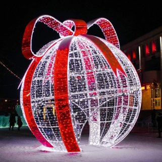 Искусственная елка 