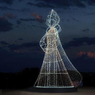 Искусственная елка 