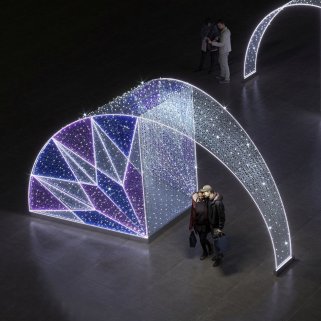 Искусственная елка 