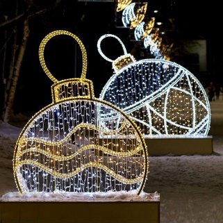 Искусственная елка 