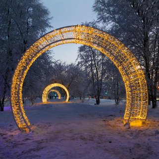 Искусственная елка 